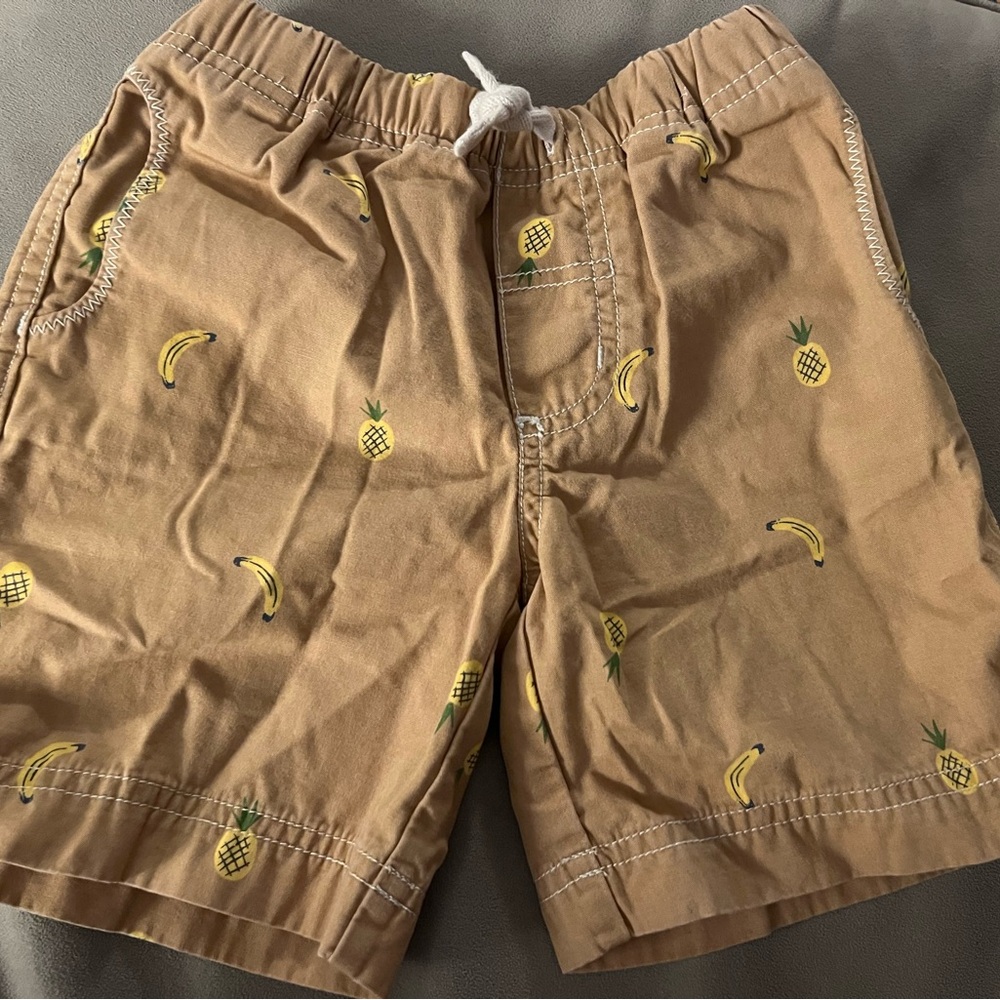 Hanna Andersson Kids Tan Shorts with Pineapple and Banana Print, size 90